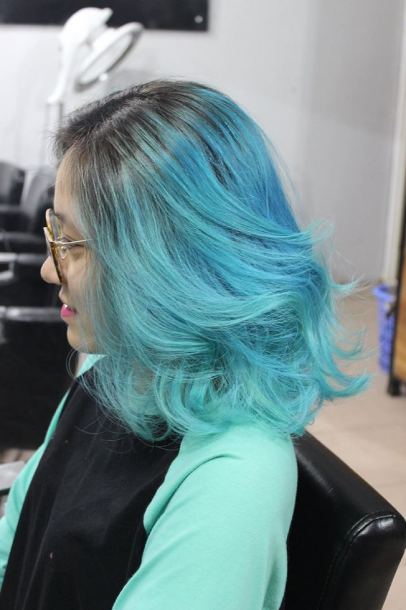 Tham khảo ngay 20+ kiểu tóc màu xanh ngọc hot trend 2023 cực thu hút