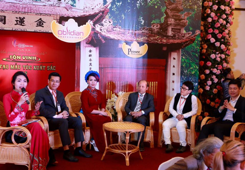 7.Ông Nguyễn Văn Trọng   Giám đốc Obsidian Việt Nam và Bà Thúy Hằng   Chủ tịch liên hiệp trong tọa đàm về sự phát triển của ngành tóc