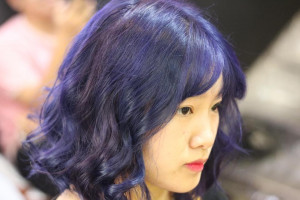 Tóc xoăn sóng xanh dương màu khói