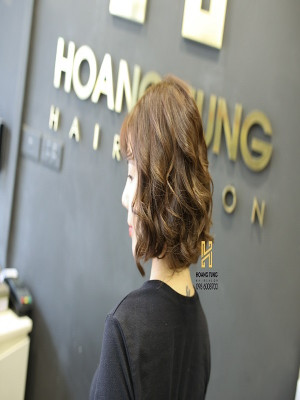 sóng nước ngang vai