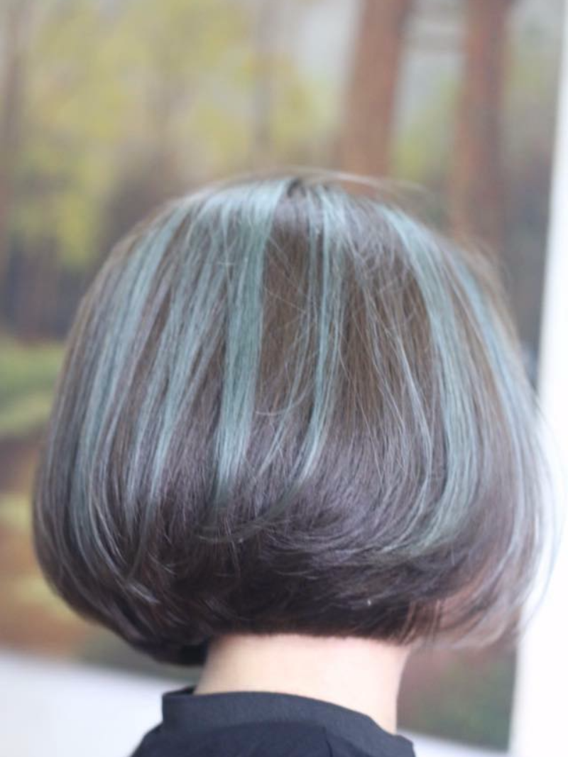 Bob highlight xanh dương uốn cụp