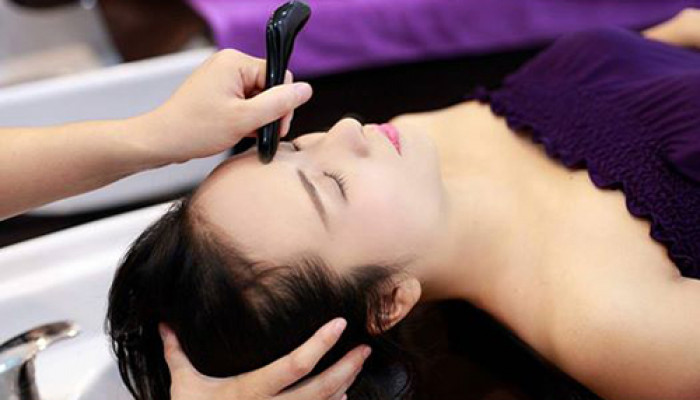 Gội đầu thông kinh lac tại Hairsalon Thu Hoài