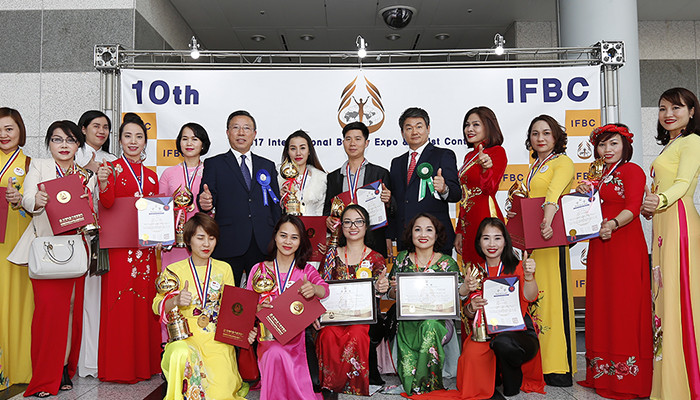 Những hình ảnh đẹp của Đoàn Việt Nam trong Đại hội chuyên gia thẩm mỹ quốc tế tại Hàn Quốc