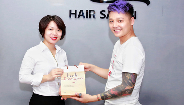 Nếu muốn tìm một phong cách công sở chuẩn thanh lịch, bạn phải thử ngay kiểu tóc MÍT này!